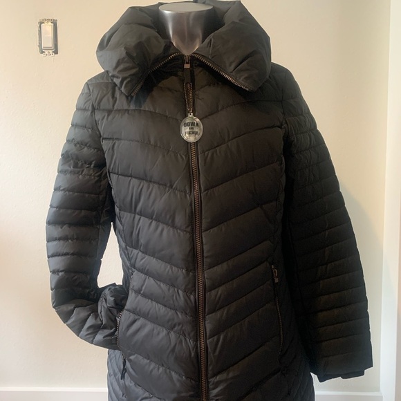SIENA studio WOMENS Short Puffer Jacket NEW with tags Retail $200 # winter cold